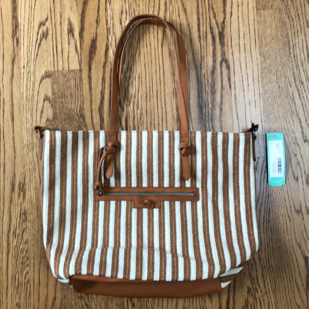 T-shirt and jeans Thelma canvas tote.